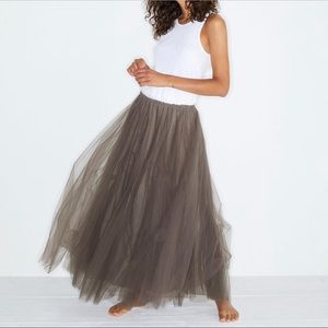 Raey Elasticated-waist tulle maxi skirt Taupe grey